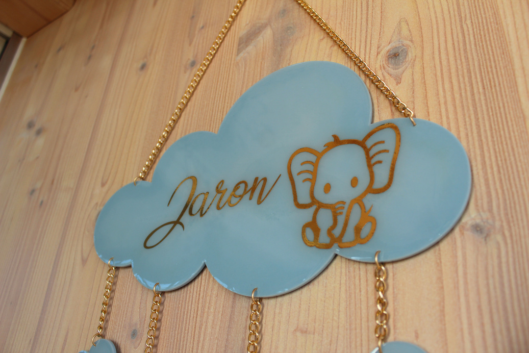 Personalisierte Babywolke aus Epoxidharz für Jaron