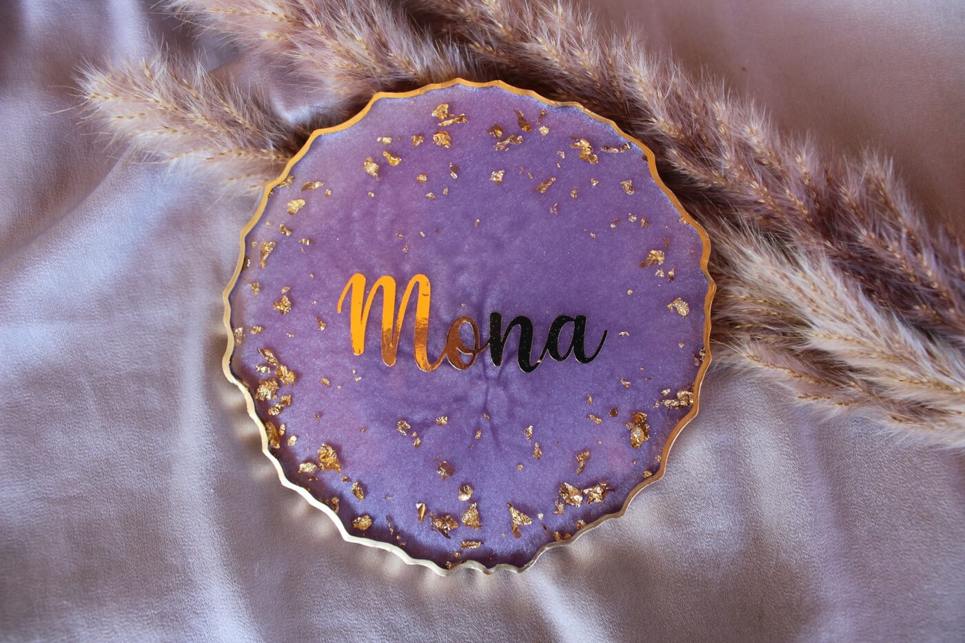 Untersetzer „Mona“ — personalisiertes Unikat aus Epoxidharz