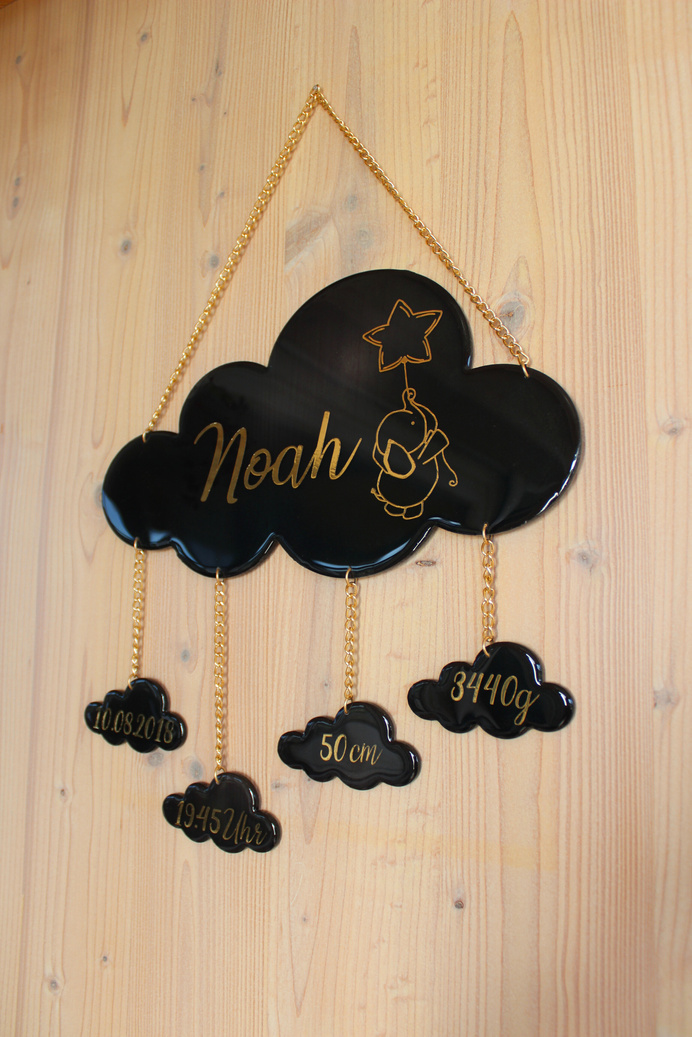 Personalisierte Babywolke aus Epoxidharz für Noah
